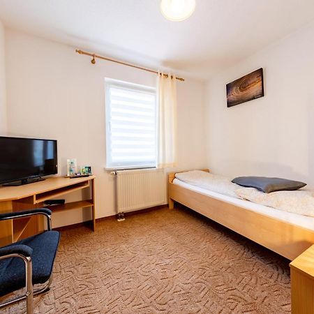 Pension & Gaststaette Zur Salzgrube ซอนเดอร์เฮาเซน ภายนอก รูปภาพ