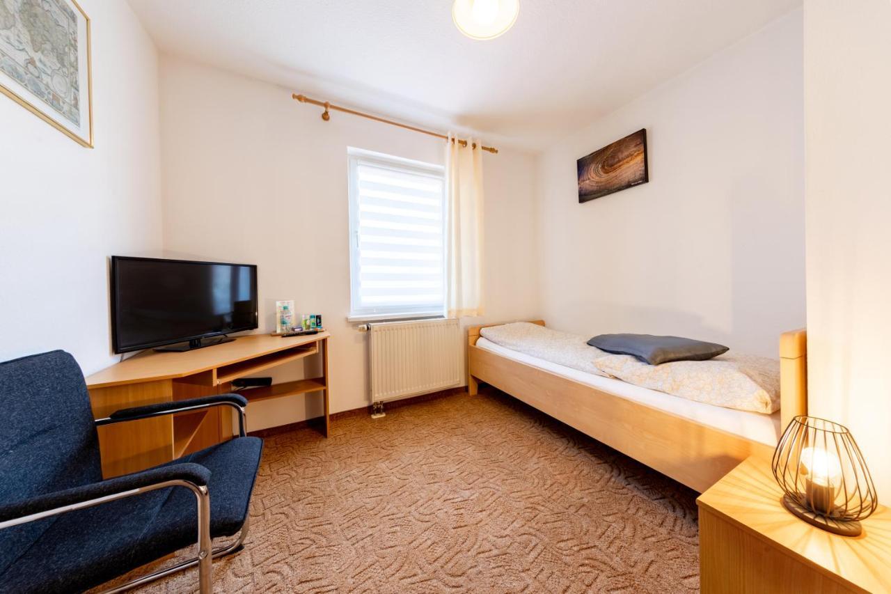 Pension & Gaststaette Zur Salzgrube ซอนเดอร์เฮาเซน ภายนอก รูปภาพ