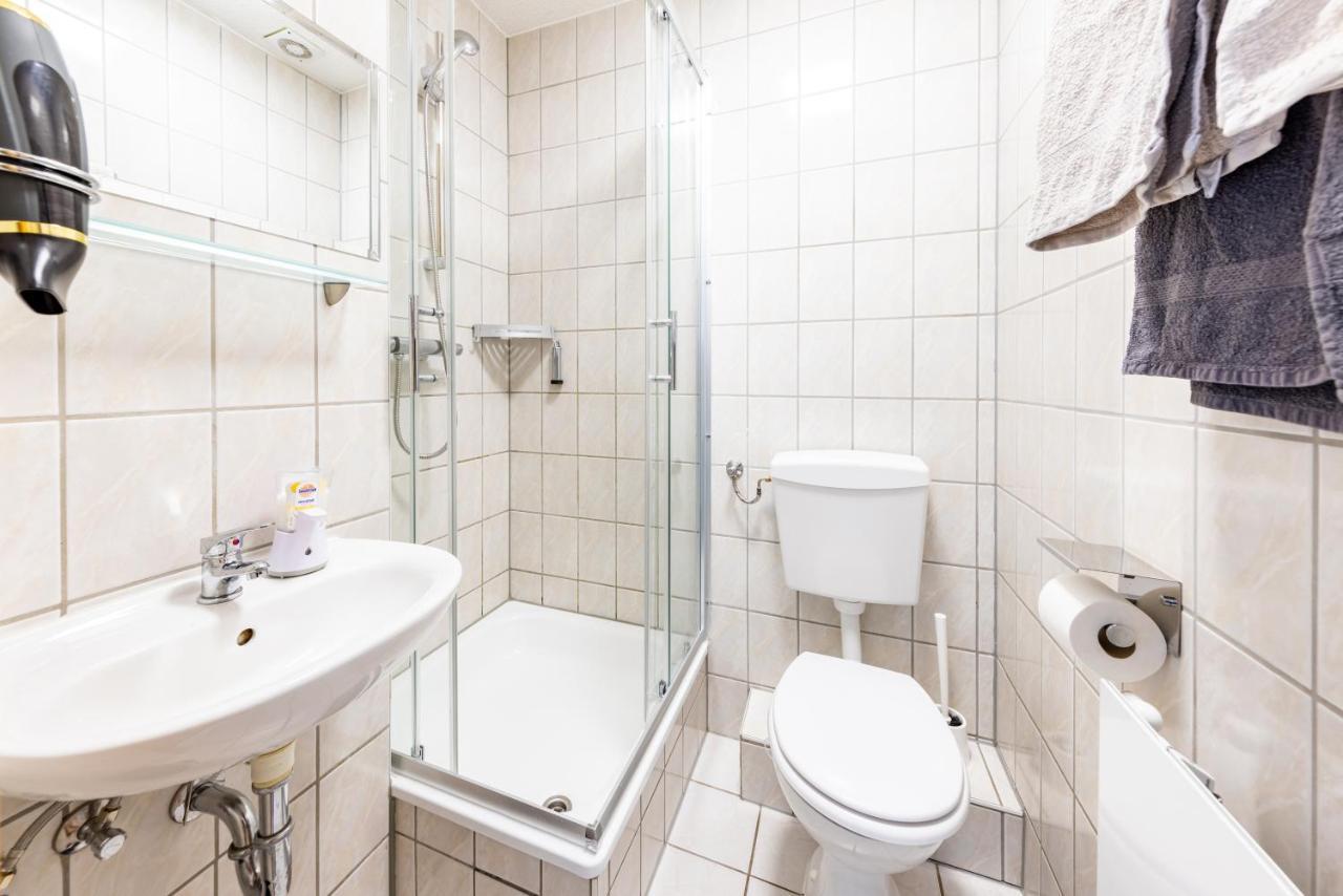 Pension & Gaststaette Zur Salzgrube ซอนเดอร์เฮาเซน ภายนอก รูปภาพ